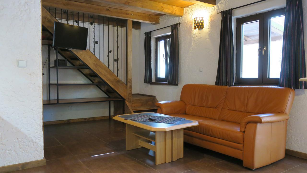 Osada Pod Czerwonym Debem - Czarny Mlyn Jastrzebia Gora Exterior foto